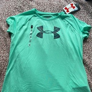 Under Armor top